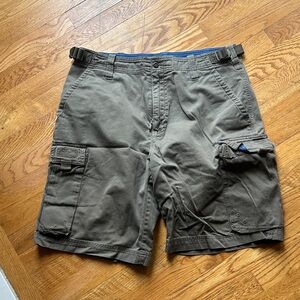 Men's Cargo Shorts in Olive Green